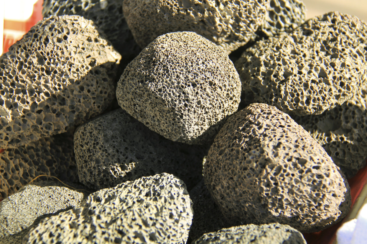 Pierre Ponce roche volcanique